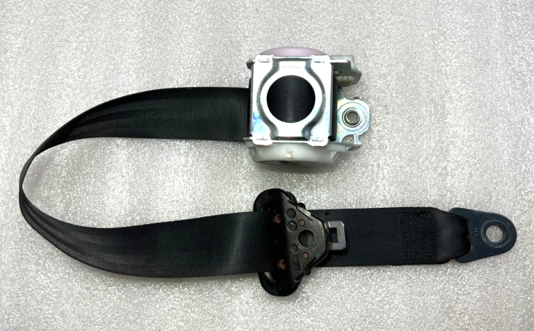 Citroen C4 Grand Picasso Aizmugurējā drošības josta, labajā pusē 9654437877