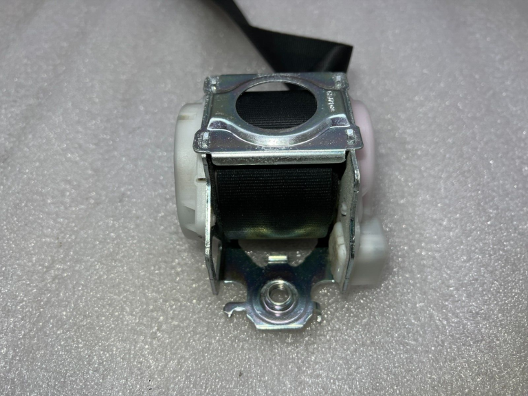 Citroen C4 Grand Picasso Aizmugurējā drošības josta, labajā pusē 9654437877