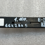 Citroen C4 Grand Picasso Oriģināls aizmugurējais stikls ar fiksētu savienojumu kreisajā pusē 9203GS