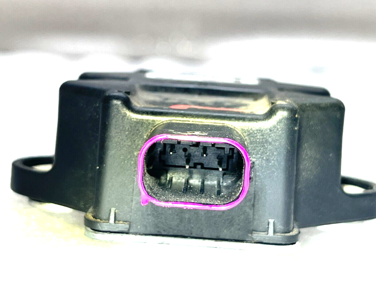 Hyundai i30 paātrinājuma sensors 95690-2B100