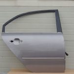 Hyundai Sonata V NF Limousin Aizmugurējo durvju aizmugurējā labā durvju labo durvju krāsa G6 Charming Gray