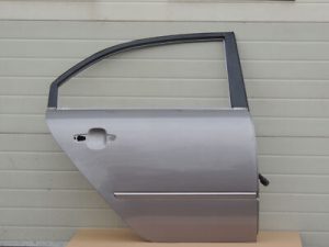 Hyundai Sonata V NF Limousin Aizmugurējo durvju aizmugurējā labā durvju labo durvju krāsa G6 Charming Gray