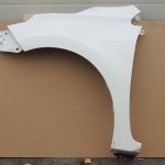 Toyota Corolla E18 13-18 Sedana priekšējais kreisais dubļu aizsargs Krāsa kreisais spārns 040