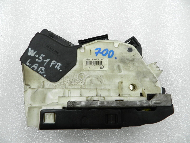 VW Scharan 7N Oriģinālā durvju slēdzene priekšējā labā 5K1837016H