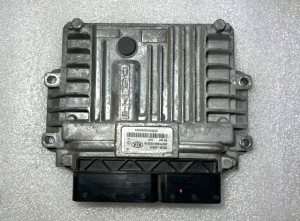 Kia Carnival oriģinālais motora vadības bloks 391044X910