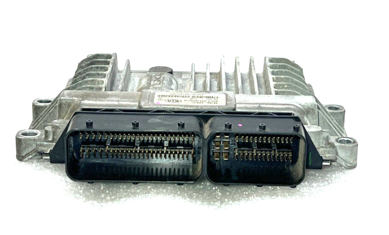 Kia Carnival oriģinālais motora vadības bloks 391044X910