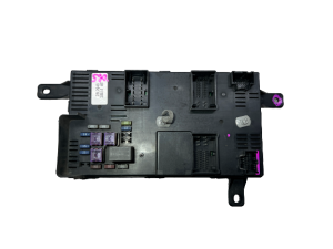 Kia Carnival Oriģinālā drošinātāju kārba aizmugures zonā 919584D080