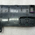 Kia Carnival Oriģinālā drošinātāju kārba aizmugures zonā 919584D080