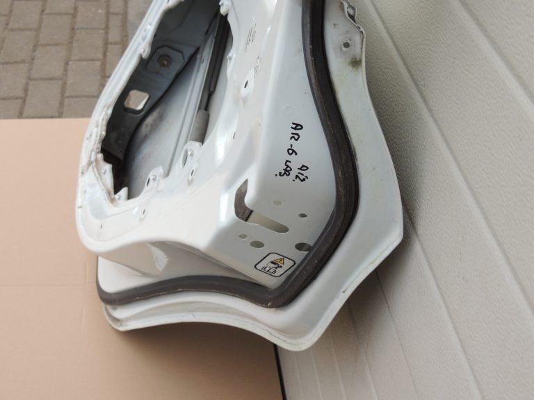 Alfa Romeo Giulietta 940 Aizmugurējā labā durvju labo durvju labo durvju krāsa 296 BIANCO GHIACCIO