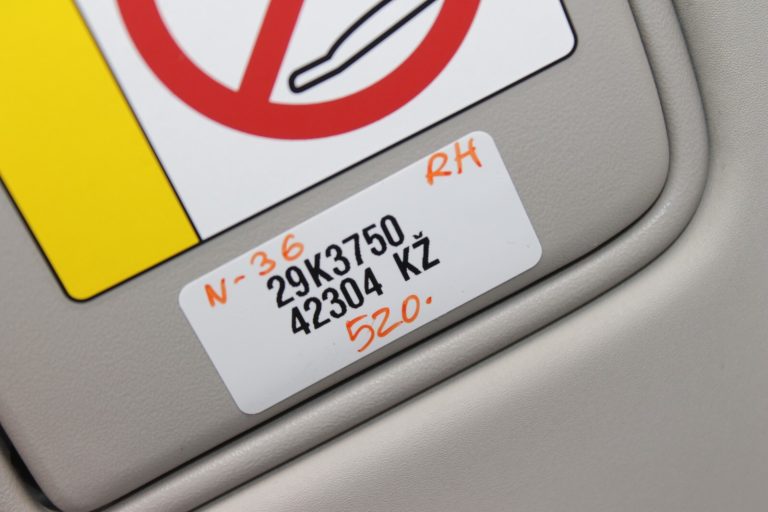 Nissan X-Trail T32 Saules aizsarglīdzeklis labajā pusē, pelēks 964004CC0A, 964004CC0B