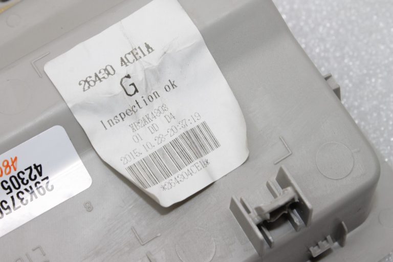 Nissan X-Trail T32 salona apgaismojuma briļļu nodalījums pelēks 264304CE1A, 26430 4CE1A