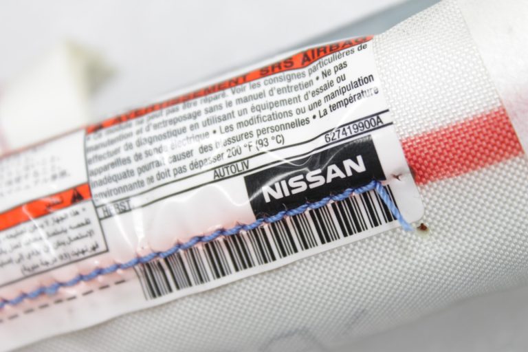 Oriģinālais Nissan X-Trail T32 aizkaru drošības modulis pa labi K85P04CE0A