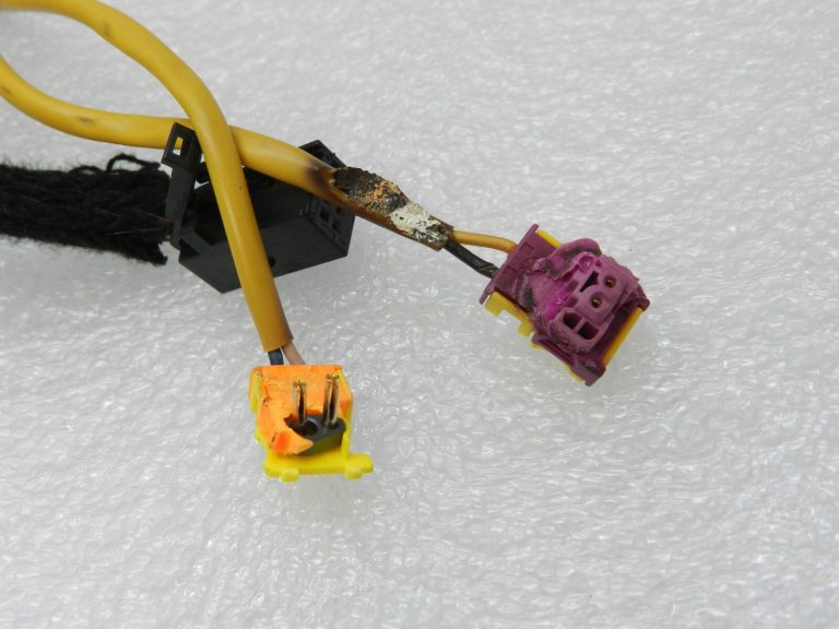 OEM Alfa Romeo Giulietta 940 stūres rata aptinuma atsperes slīdgredzens 156148407 DEFECTIVE