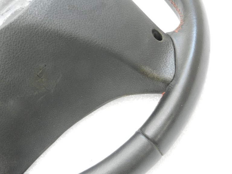 Oriģināls Alfa Romeo Giulietta 940 sporta stūres rats ar sarkanām šuvēm 71769198