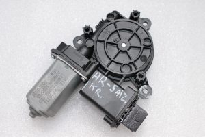 Alfa Romeo Giulietta 940 Aizmugurējā kreisā loga regulatora motors 71754432, 71777782