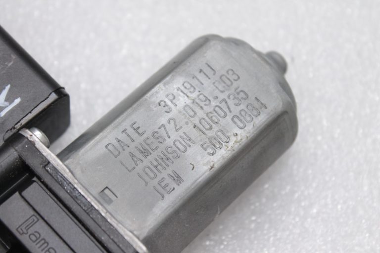 Alfa Romeo Giulietta 940 Aizmugurējā kreisā loga regulatora motors 71754432, 71777782