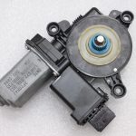 Alfa Romeo Giulietta 940 Aizmugurējā loga regulatora motors pa labi 71754431, 71777781