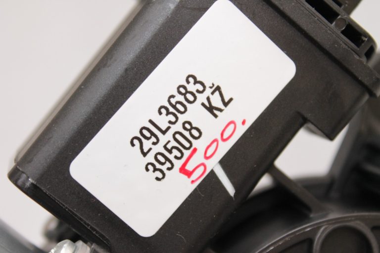 Alfa Romeo Giulietta 940 Logu regulatora motors priekšējā labajā pusē 71754415, 71777779