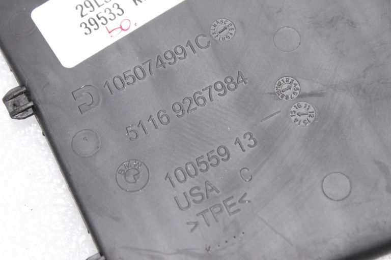 BMW F15 F15 F16 F85 F86 Aizmugurējās centrālās konsoles gumijas paklājiņš 51169267984, 9267984