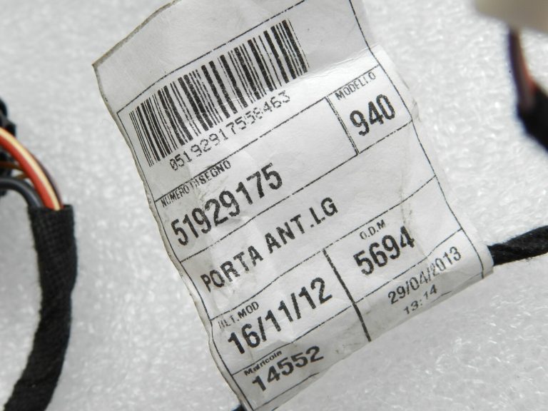 Alfa Romeo Giulietta 940 Priekšējo kreiso durvju elektroinstalācijas instalācija 51929175, 51977390