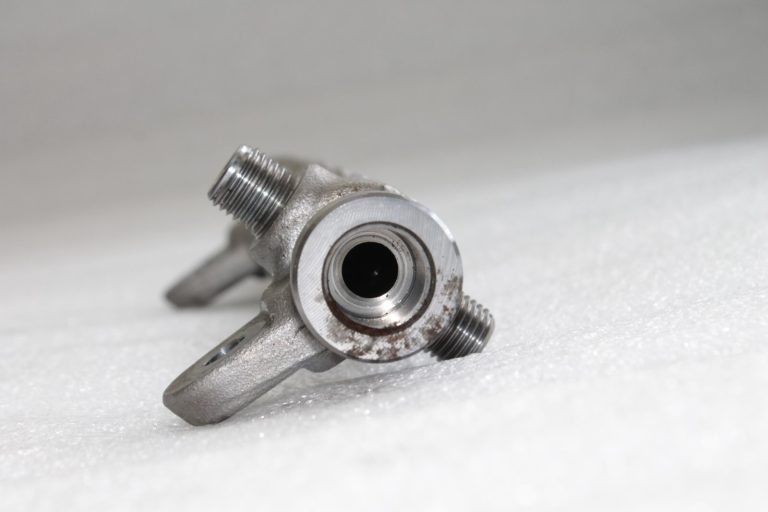 Alfa Romeo Giulietta 940 2.0 JTD degvielas sadalītājs bez sensora 55215208 BOSCH