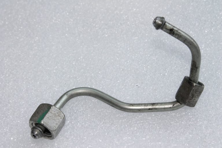 Alfa Romeo Fiat Lancia 2.0, 1.6 JTD Iesmidzināšanas caurules cilindrs 3 OEM 55218921