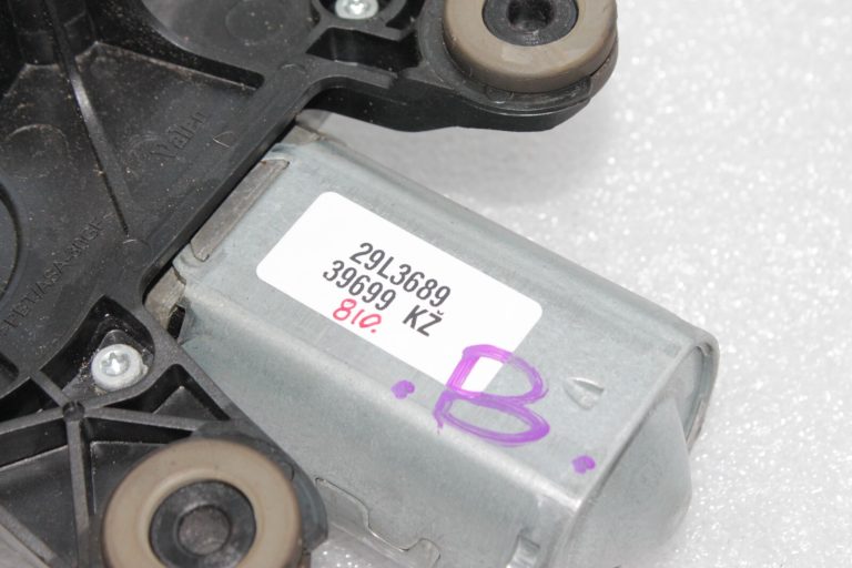 Oriģināls Valeo Alfa Romeo Giulietta 940 aizmugurējā vējstikla tīrītāja motors 50509441