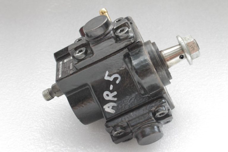 Alfa Romeo Fiat Lancia 2.0, 1.6 JTDM iesmidzināšanas sūknis (bez spiediena regulatora) 55237688