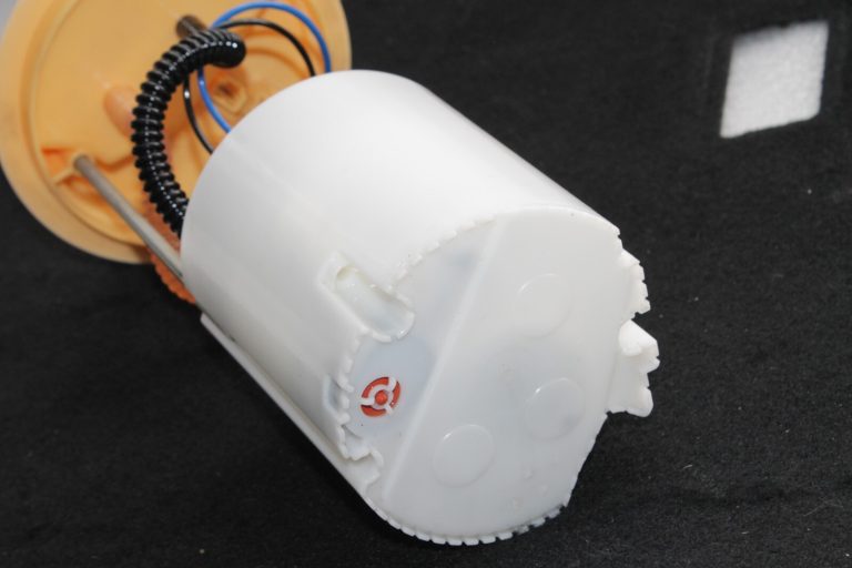 Alfa Romeo Fiat Lancia 2.0, 1.6 JTDM Degvielas sūknis Dīzeļsūknis BOSCH 51807842