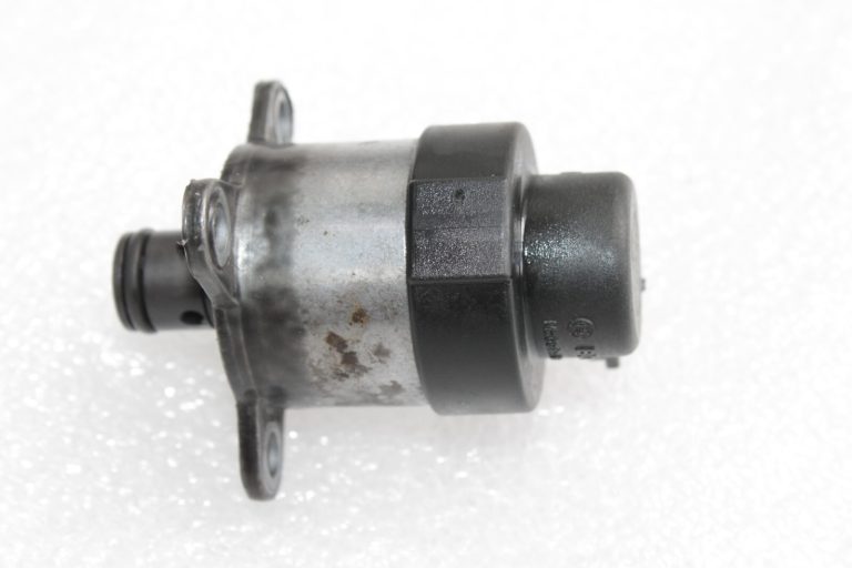 Alfa Romeo Fiat Lancia 2.0, 1.6 JTDM Augstspiediena sūknis Spiediena regulators BOSCH 71754571