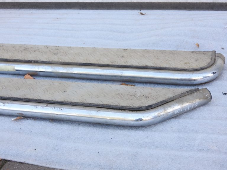 Universālie skrejceļi Toyota Mitsubishi Land Rover u.c. Sānu pakāpiens Garums 165 cm