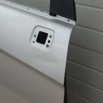 Chevrolet Captiva Durvju priekšējā labo durvju labo durvju krāsa 92U metāliski pelēka
