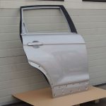 Chevrolet Captiva Durvju aizmugurējā labo durvju labo durvju krāsa 92U metāliski pelēka