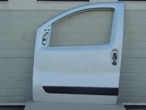 Peugeot Bipper Tepee priekšējās kreisās durvis priekšējās kreisās durvis Krāsa 612A