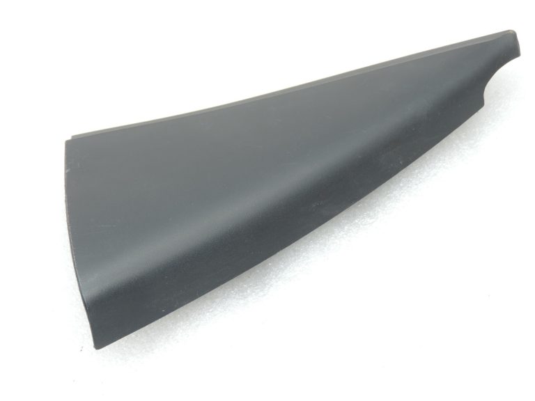 Oriģināls Toyota Yaris P13 aizmugurējais kreisais iekšējo durvju vāks 676740D030C0