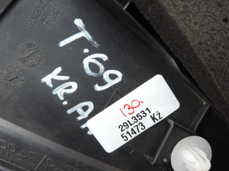 Oriģināls Toyota Yaris P13 aizmugurējais kreisais iekšējo durvju vāks 676740D030C0