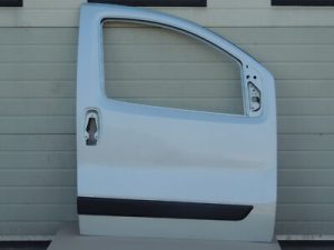 Peugeot Bipper Tepee priekšējās durvis labās puses durvis labās puses krāsa KTW
