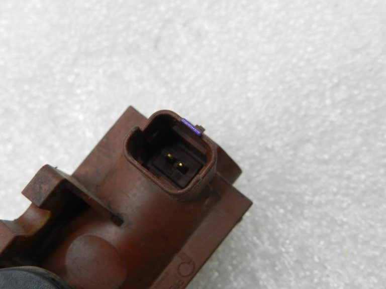 Ford Focus II oriģinālais solenoīda vārsta spiediena pārveidotājs