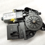 Renault Grand Scenic III Logu motors aizmugurējais kreisais 827310004R Logu motors
