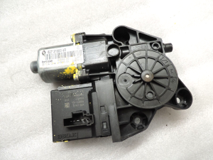 Renault Grand Scenic III Logu motors aizmugurējais kreisais 827310004R Logu motors