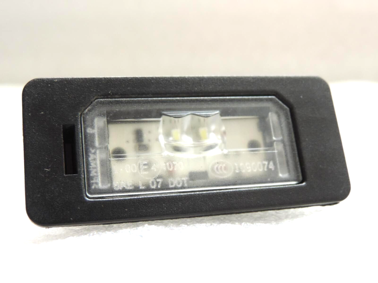 Oriģināls BMW F22 F23 F23 F45 E90 F30 F31 F10 F11 Numura apgaismojums LED 7193293