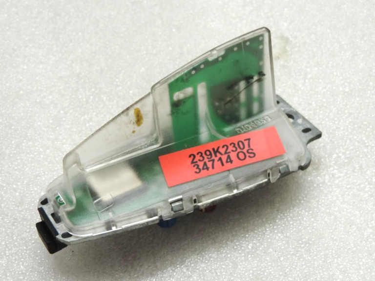 BMW 1. sērijas F20 3. sērijas F31 5. sērijas F11 X1 E84 X3 F25 X5 E70 F15 Jumta antena 9226896