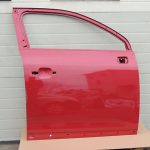 Chevrolet Orlando Durvju priekšējā labo durvju labo durvju priekšējā labo durvju krāsa GCS Velvet Red Metallic