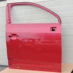 Chevrolet Orlando Durvju priekšējā labo durvju labo durvju priekšējā labo durvju krāsa GCS Velvet Red Metallic