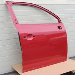 Chevrolet Orlando Durvju priekšējā labo durvju labo durvju priekšējā labo durvju krāsa GCS Velvet Red Metallic
