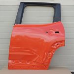 Jeep Renegade BU aizmugurējo kreiso durvju krāsa OMAHA ORANGE VR-562/B