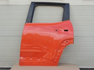 Jeep Renegade BU aizmugurējo kreiso durvju krāsa OMAHA ORANGE VR-562/B