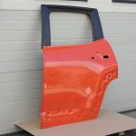 Jeep Renegade BU aizmugurējo kreiso durvju krāsa OMAHA ORANGE VR-562/B