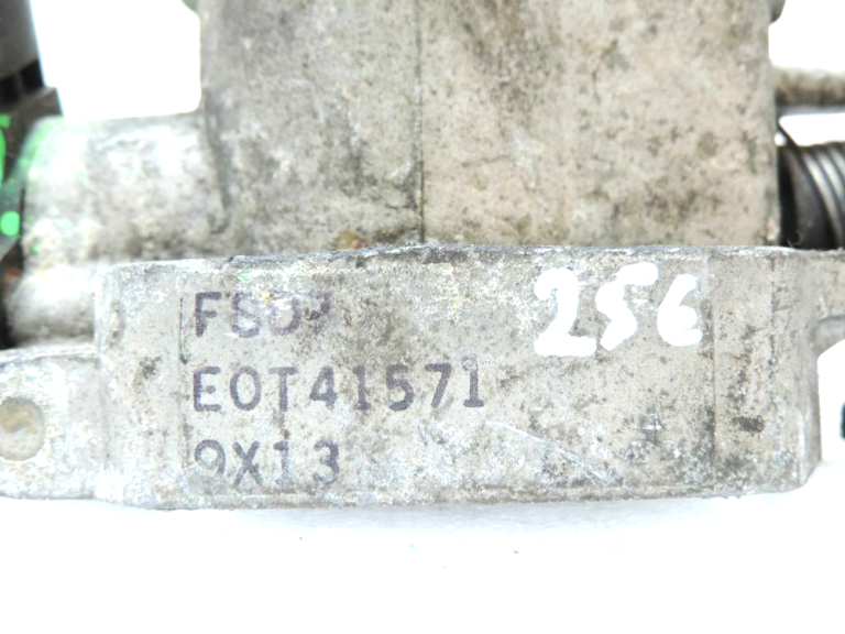 MAZDA droseļvārpstas korpuss FSD713650A FSN520660B