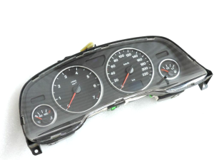 OPEL ZAFIRA A F75 spidometra mērinstrumentu panelis 24419565DK benzīns sarkans hroms